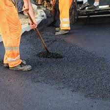 Best Driveway Maintenance Services  in Saginaw, MI